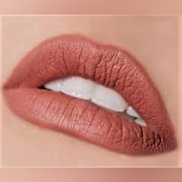 NWT. BEAUTY FOR REAL LIQUID LIPSTICK. - Picture 2 of 2